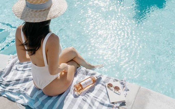 Comment profiter au mieux d'un camping aquatique avec piscine couverte à Sarlat ?